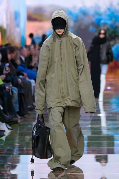 Look 27